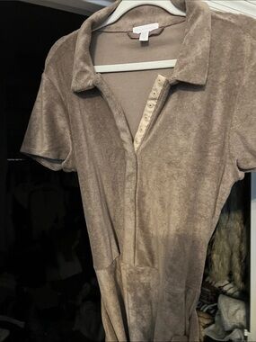 Beyond Yoga Taupe Short-Sleeve Jumpsuit Romper